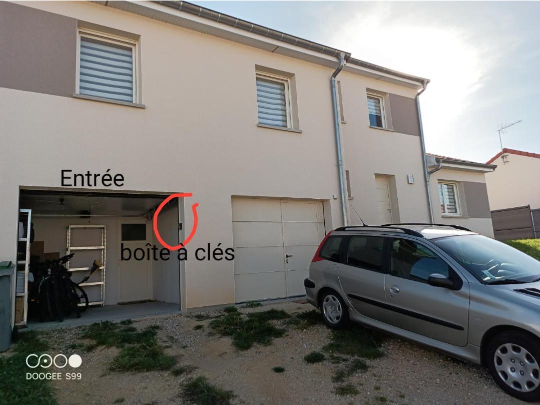 Aux Pieds De La Colline De Mousson Apartamento Pont-à-Mousson Exterior foto